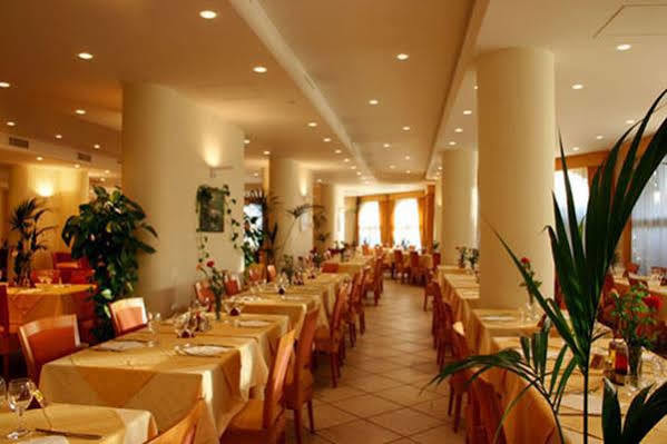 Hotel Punta Faro Capo Vaticano Exterior photo