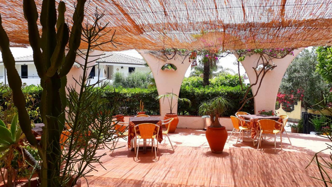 Hotel Punta Faro Capo Vaticano Exterior photo